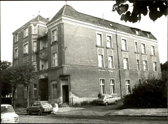 dom mieszkalny, sklep, skan 3