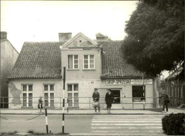 dom mieszkalny, sklep, skan 3