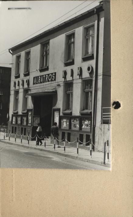 dom, ob. kino Albatros, skan 2