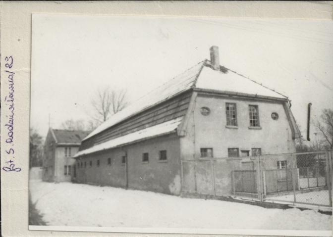 bud. gosp. w zesp. pałacowym d stajnie ob. garaże-składy, skan 2