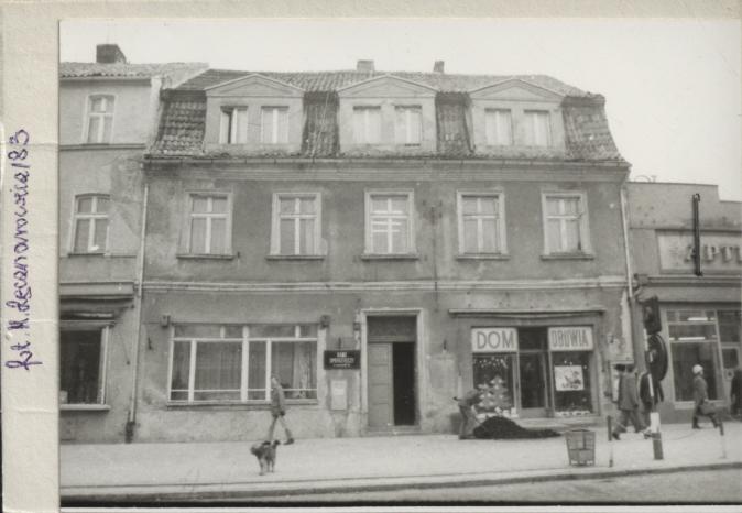 dom mieszkalny, sklep, bank, skan 2