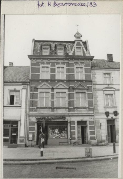 dom mieszkalny, sklep, skan 2