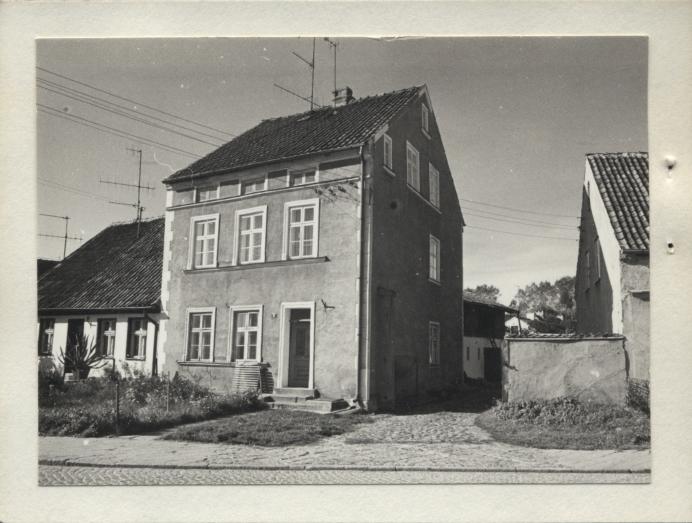 dom z budynkiem gospodarczym, skan 4