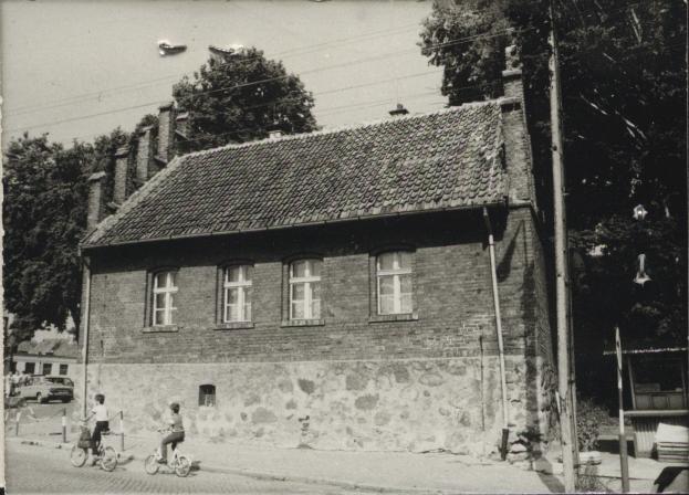 dom - na fund. baszty, skan 2