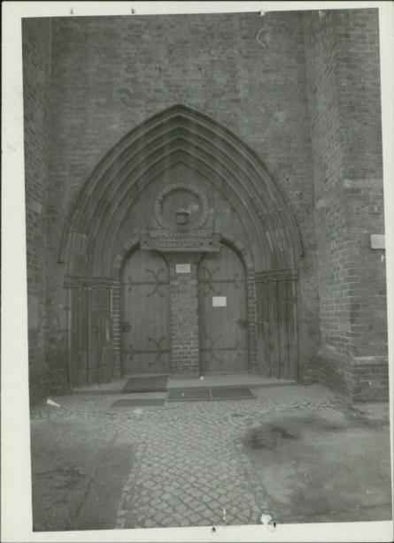 kościół dominikanów pw. św. Krzyża, ob. dom kultury, skan 4