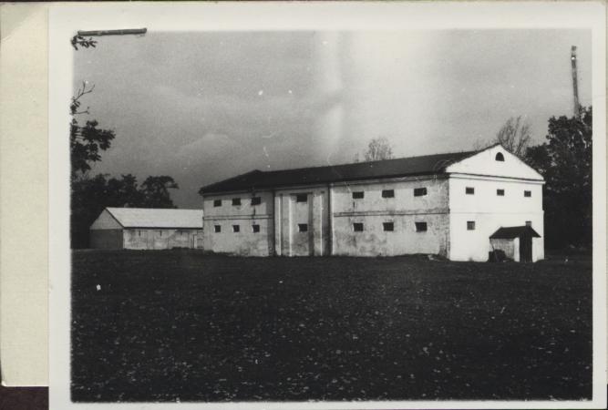 zespół pałacowy - spichlerz, skan 2