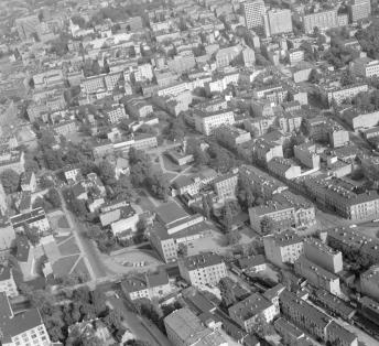 zabudowa centrum miasta.  Fragment zabudowy centrum  między  ul. Piotrkowską i Żeromskiego  w otoczeniu ul. Kopernika od strony północnej - zachodniej, skan 1