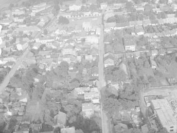 zabudowa rynku. Widok ogólny zabudowy rynku od strony zachodniej, skan 1