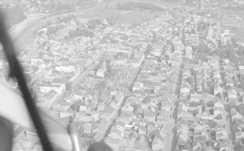 układ urbanistyczny miasta. Widok ogólny układu urbanistycznego centrum od strony południowej, skan 1