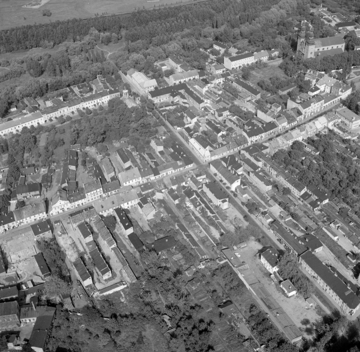 zabudowa staromiejska. Fragment zabudowy staromiejskiej od strony południowej - zachodniej, skan 1
