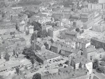 zabudowa centrum miasta. Fragment zabudowy centrum  z położeniem klasztoru Jezuitów i Akademii Rycerskiej od strony południowej - zachodniej, skan 1