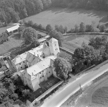 klasztor i kościół Bernardynów /XVI, XVII, XIX wieku/ Widok ogólny klasztoru od strony północnej - zachodniej, skan 1