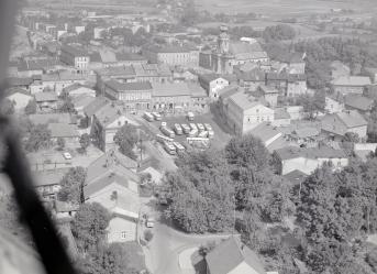 zabudowa centrum miasta. Widok ogólny od strony południowej , skan 1