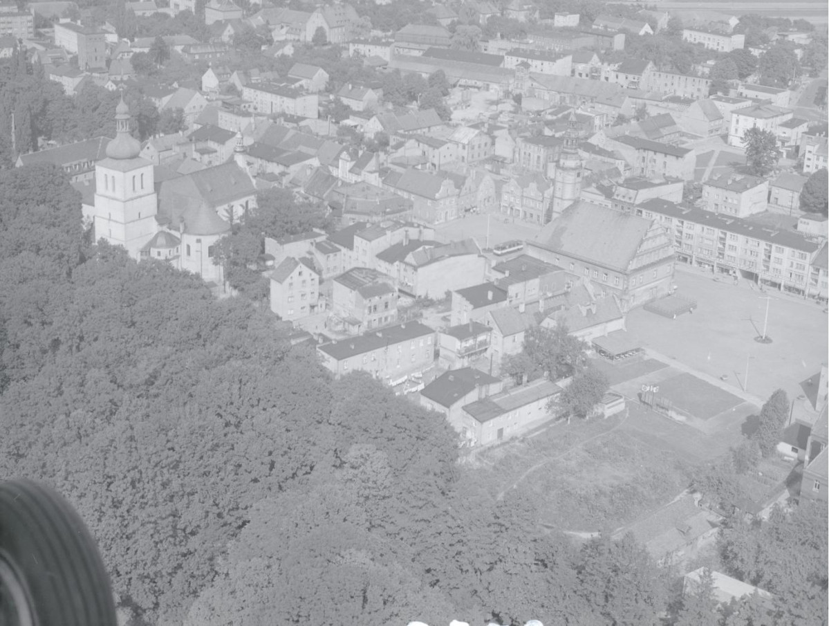 rynek. Widok ogólny rynku od strony południowej, skan 1