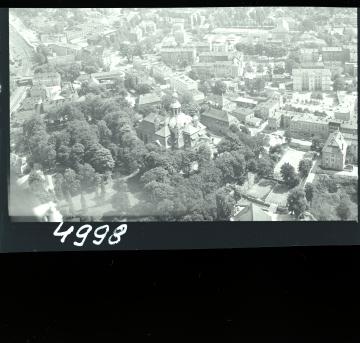 zespół urbanistyczny centrum miasta. Widok ogólny zespołu staromiejskiego od strony północnej, skan 2