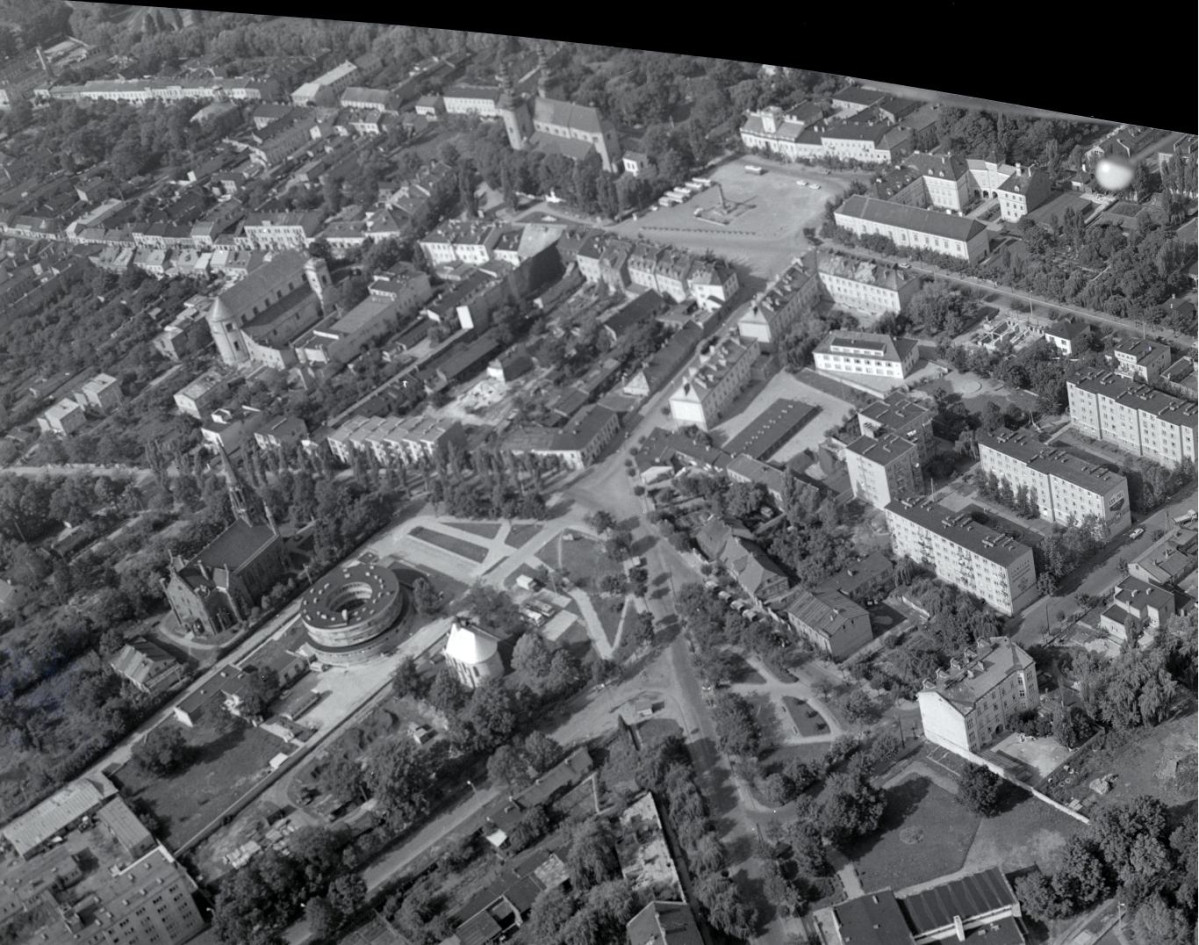 rozplanowanie centrum. Widok ogólny centrum miasta od strony południowej, skan 1