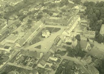 rynek. Widok ogólny rynku od strony południowej, skan 1