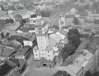 widok ogólny zabudowy Starego Miasta od strony zachodniej , skan 1
