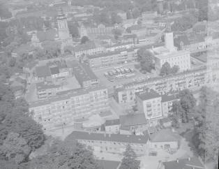 układu urbanistyczny. Widok ogólny układu centrum od strony południowej, skan 1