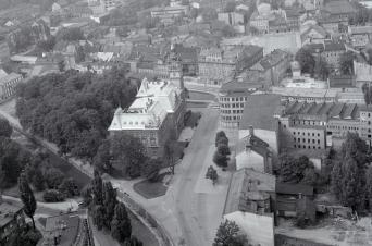 Widok ogólny ratuszu od strony południowo -wschodniej  , skan 1