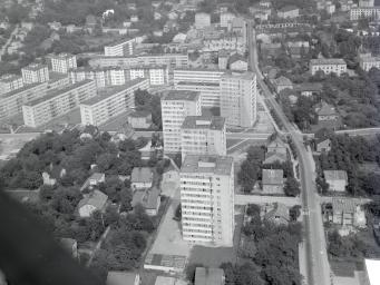 nowa zabudowa w mieście od strony południowo - zachodniej , skan 1