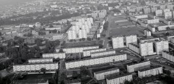 zabudowa miasta. Nowe osiedle mieszkaniowe od strony południowej, skan 1