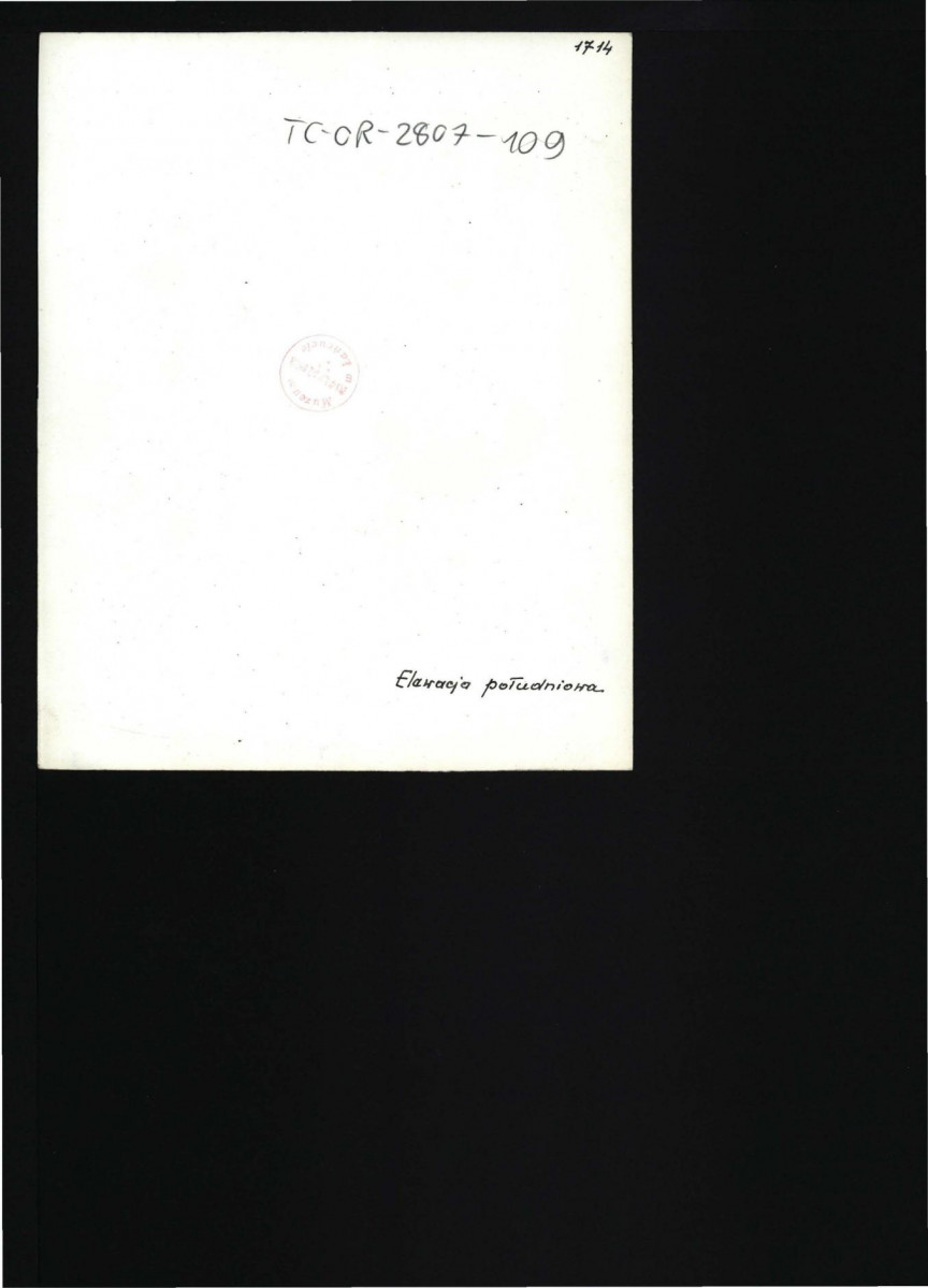 fotografia czarno-biała przedstawiająca fragment południowej elewacji zamku, skan 2