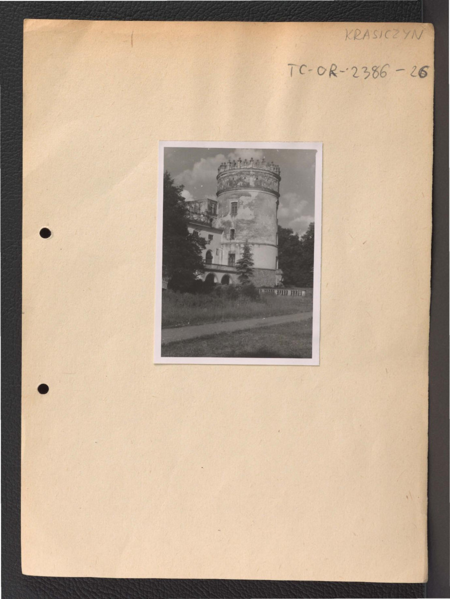 fotografia czarno-biała przedstawiająca Basztę Papieską od południa  , skan 1