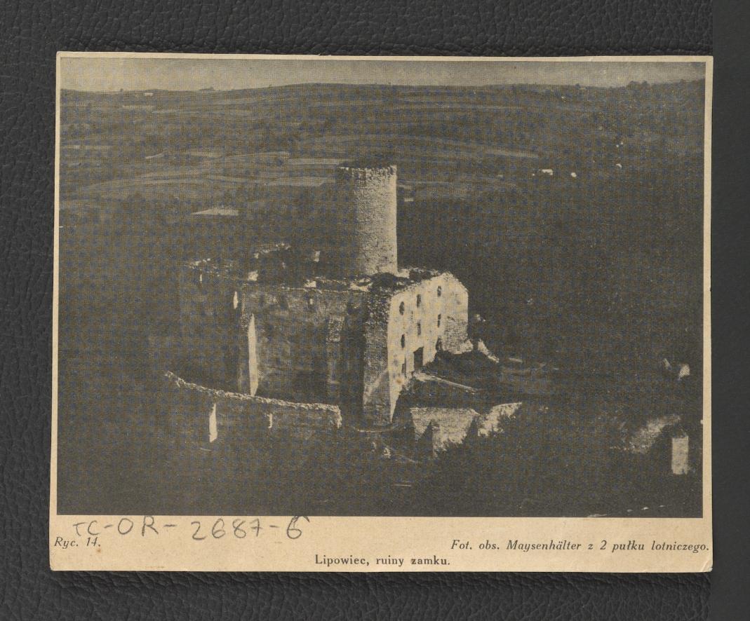wycinek zawierający reprodukcje fotografii zamku widocznego z lotu ptaka    , skan 1