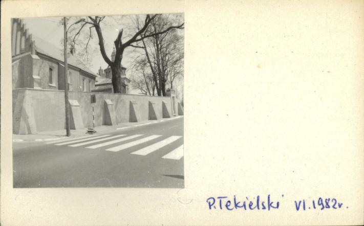 ogrodzenie kościoła pw. Podwyższenia K., skan 2