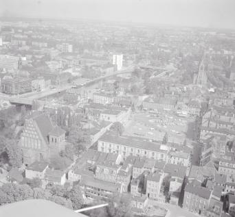 rynek. Widok ogólny rynku od strony zachodniej, skan 1