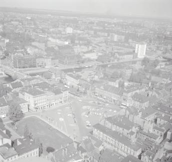 rynek. Widok  ogólny  zabudowy od strony południowej  , skan 1