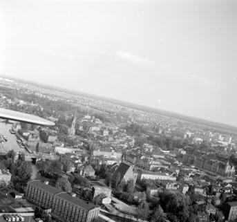 zabudowa centrum. Widok ogólny od strony południowej, skan 1