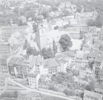 kościół parafialny p.wieku Michała Archanioła. Widok ogólny kościoła parafialnego od strony południowej, skan 1