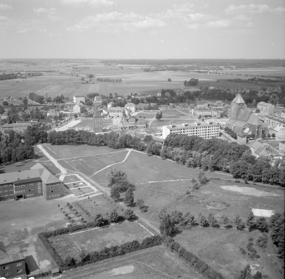 Widok ogólny miasta od strony południowo - wschodniej, skan 1