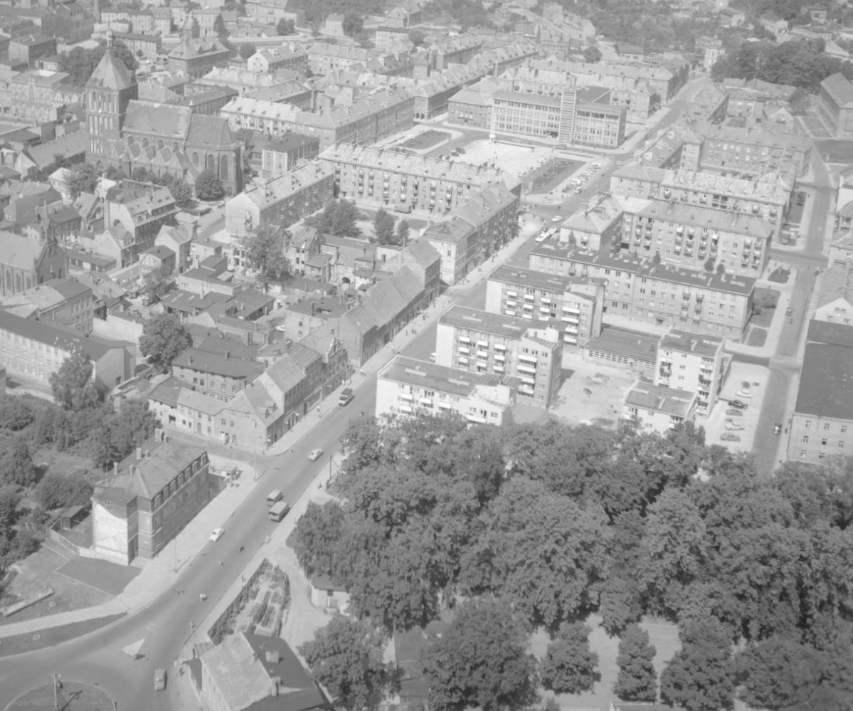 Widok ogólny śródmieścia od strony południowej, skan 1