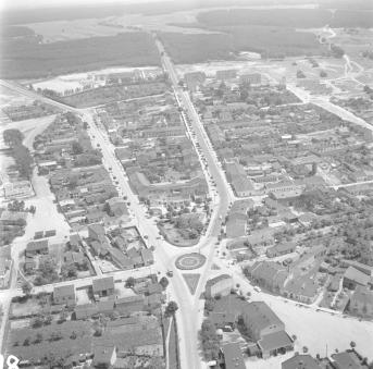 Widok ogólny układu południowo - zachodniej części miasta, skan 1