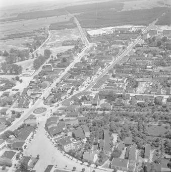 Widok ogólny układu południowo - zachodniej części miasta, skan 1