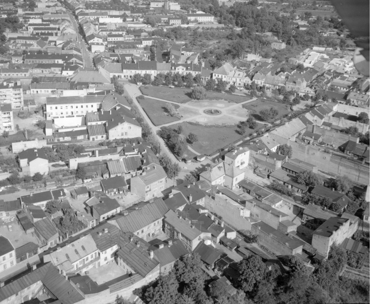 Fragment zabudowy miasta przy ul. Kilińskiego, skan 1