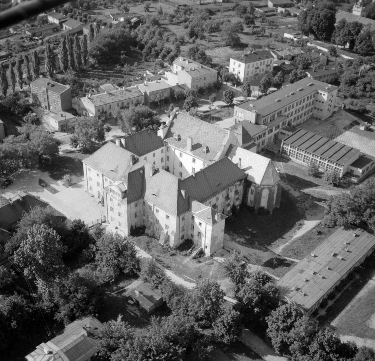 klasztor Bernardynówieku,widok ogólny od strony północno - wschodniej, skan 1