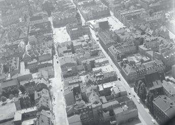 układ urbanistyczny. Widok ogólny Starego Rynku i ciągów ulic  przyrynkowych od strony północnej, skan 1