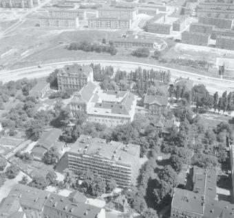 kościół i klasztor Reformatów na Śródce.  Widok ogólny zespołu od strony zachodniej, skan 1