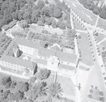 kościół i klasztor Karmelitów Bosych. Widok ogólny zespołu od strony południowej , skan 1