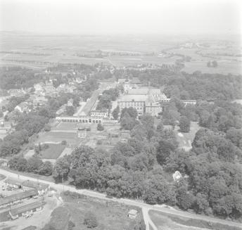 opactwo Cystersówieku Widok ogólny zespołu od strony południowej , skan 1