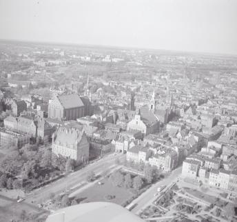 Stare Miasto. Zabudowa zachodniej części miasta od strony południowej - zachodniej, skan 1