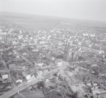 zabudowa miasta. Południowa część miasta od strony zachodniej, skan 1
