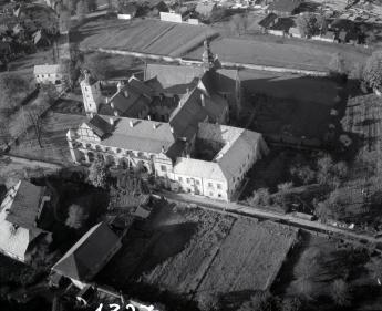 opactwo Cystersów  XIII wieku Widok ogólny  zespołu klasztornego w od strony wschodniej, skan 1