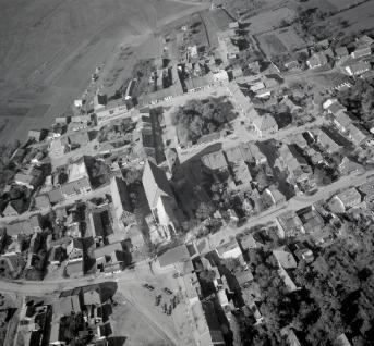 układ urbanistyczny. Widok ogólny miasta od strony południowej - wschodniej , skan 1