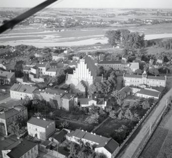 zabudowa miasta. Fragment zabudowy miasta od strony zachodniej, skan 1