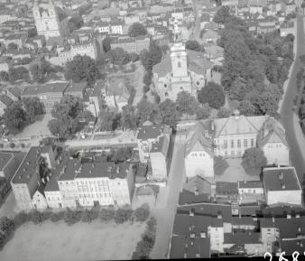 zabudowa miasta. Fragment północnej - wschodniej zabudowy miasta z kościołem ewangelickim świeku Krzyża od strony wschodniej, skan 1